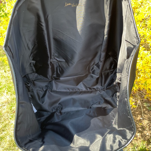 Victoria’s Secret sequin tote & wristlet NWT!! - Picture 6 of 7